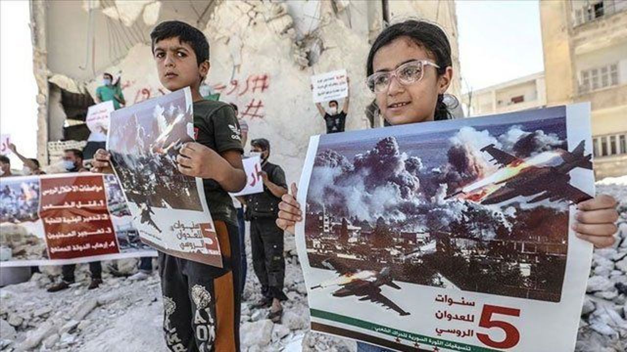 Syrians protest 5 years of Russia&#039;s intervention