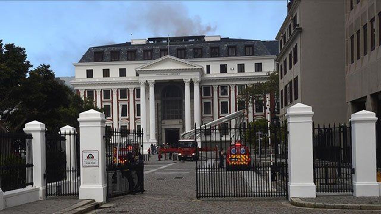 Major fire breaks out at South Africa’s parliamentary building