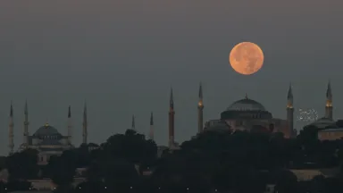 Super Moon sightings impress people in Türkiye - Türkiye