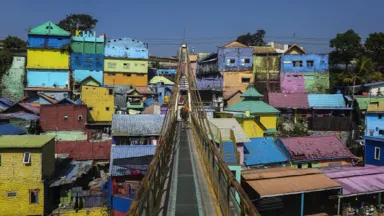 Colorfully painted 'bidonville' in Indonesia becomes a tourist attraction - World