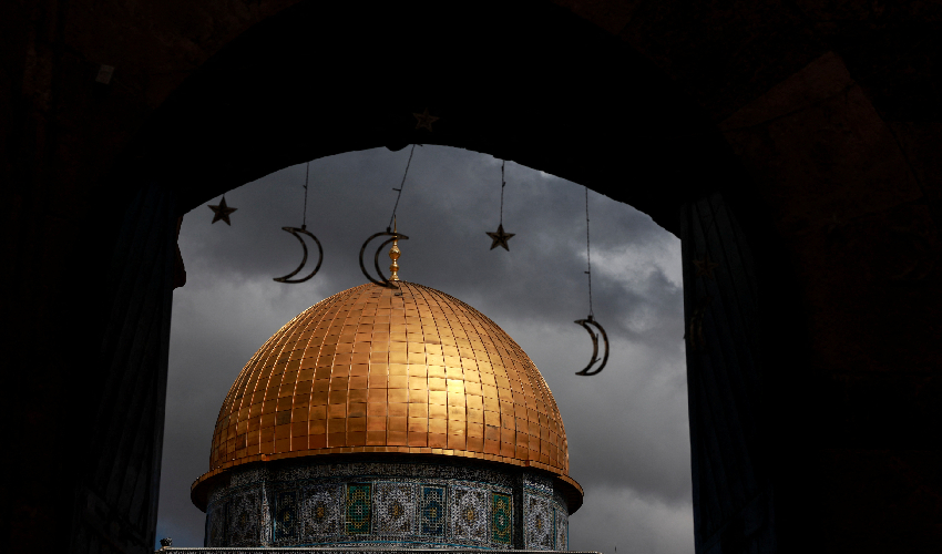 Muslims worldwide embrace Ramadan's spirituality