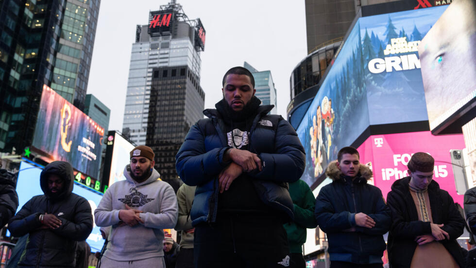 Ramadan begins with prayer in Times Square, solidarity for Gaza