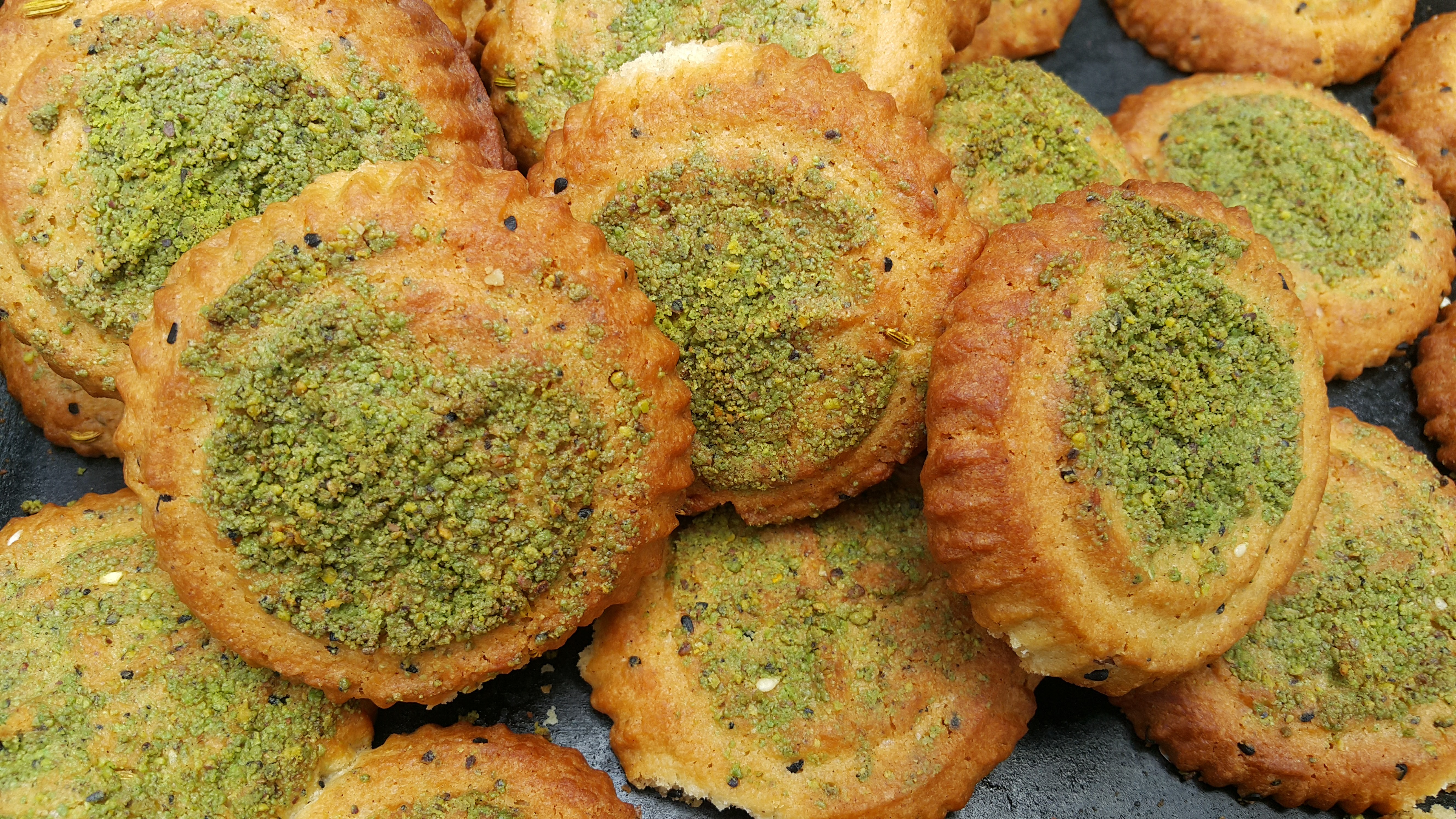 Gaziantep's traditional sweet ‘kombe' continues sale for centuries on Eid