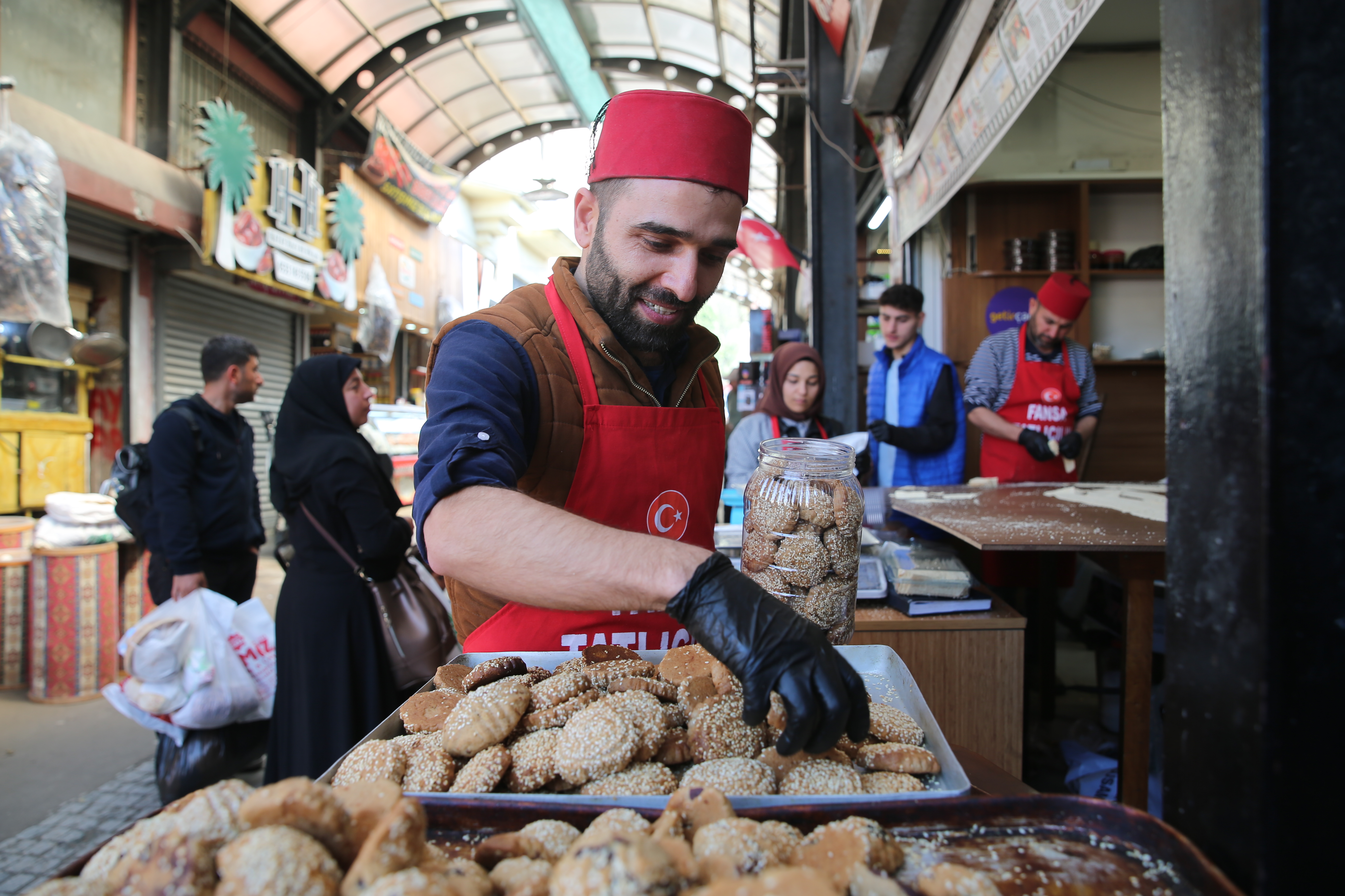 In the historical Uzun Bazaar in Hatay, production of the registered flavor 'kombe' continues