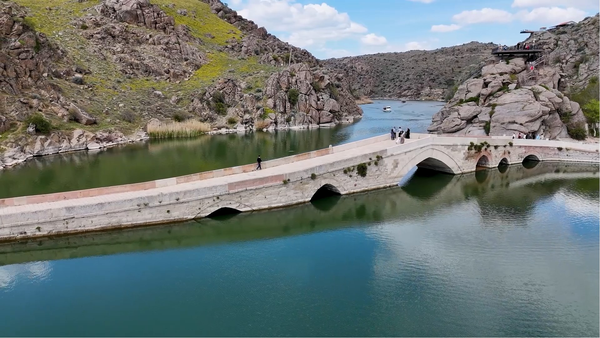 Bozlak folk songs echo in historical site during Tourism Week