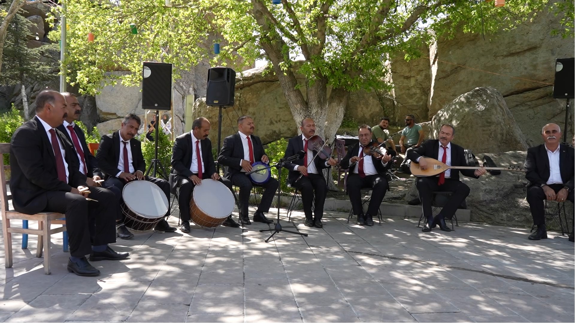 Bozlak folk songs echo in historical site during Tourism Week