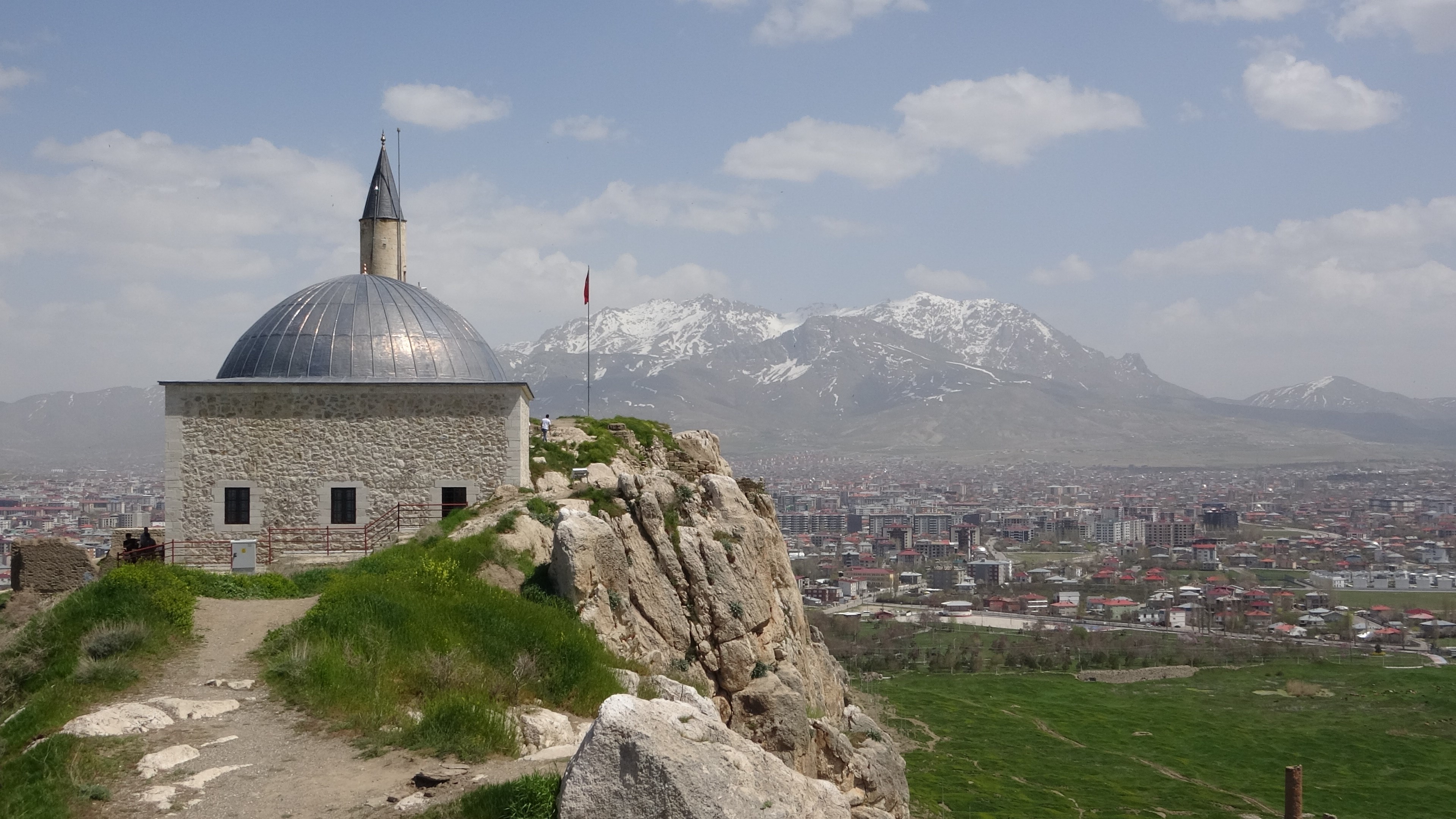 Ottoman mosque at Van Castle restored, opens for worship