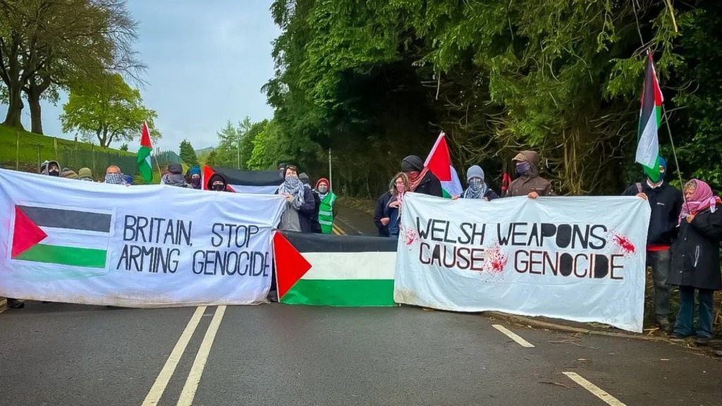 Demonstrations in support of Gaza in UK outside defense companies