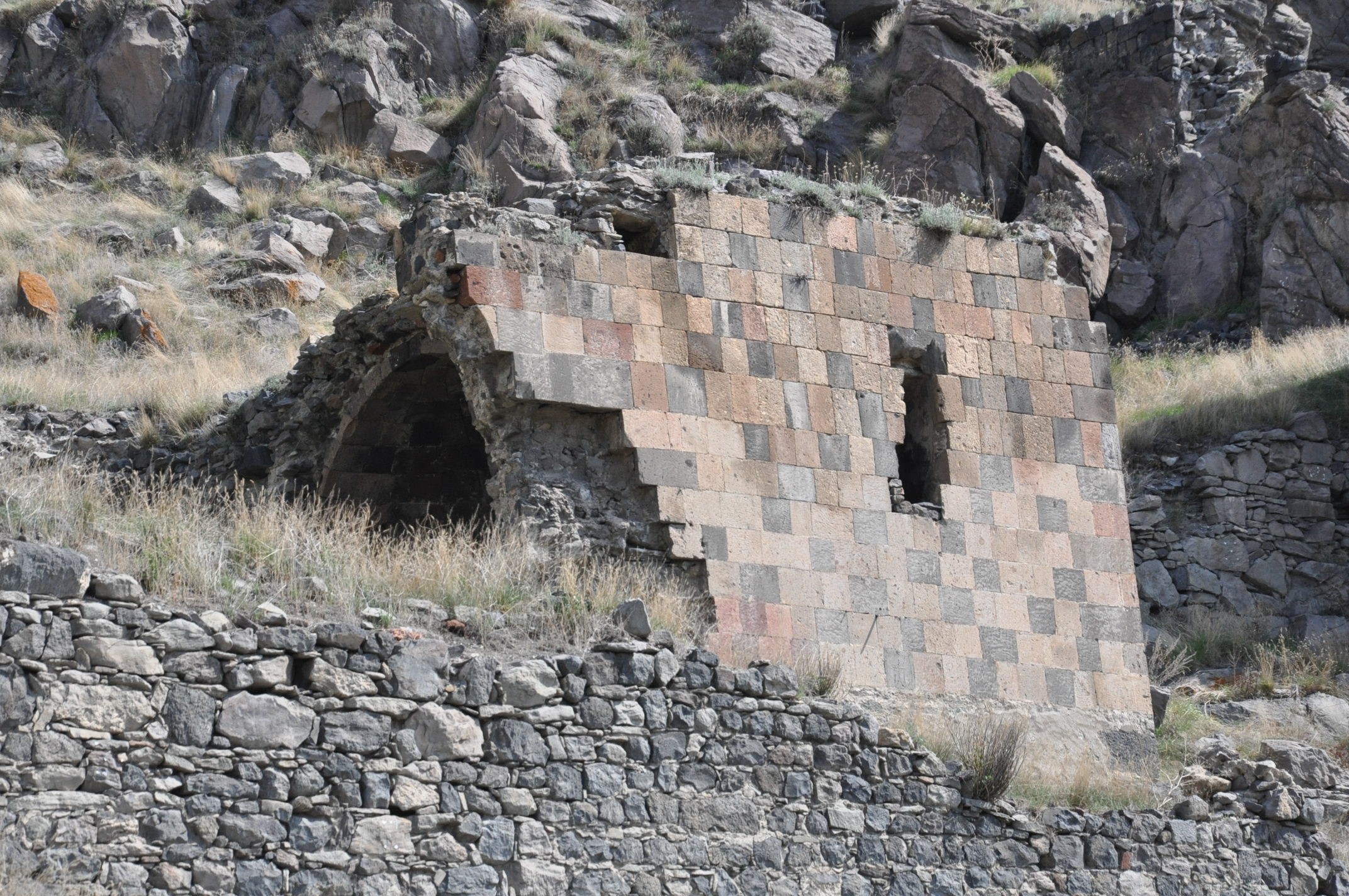 150-year-old Georgian Church in Turkish city of Kars looted