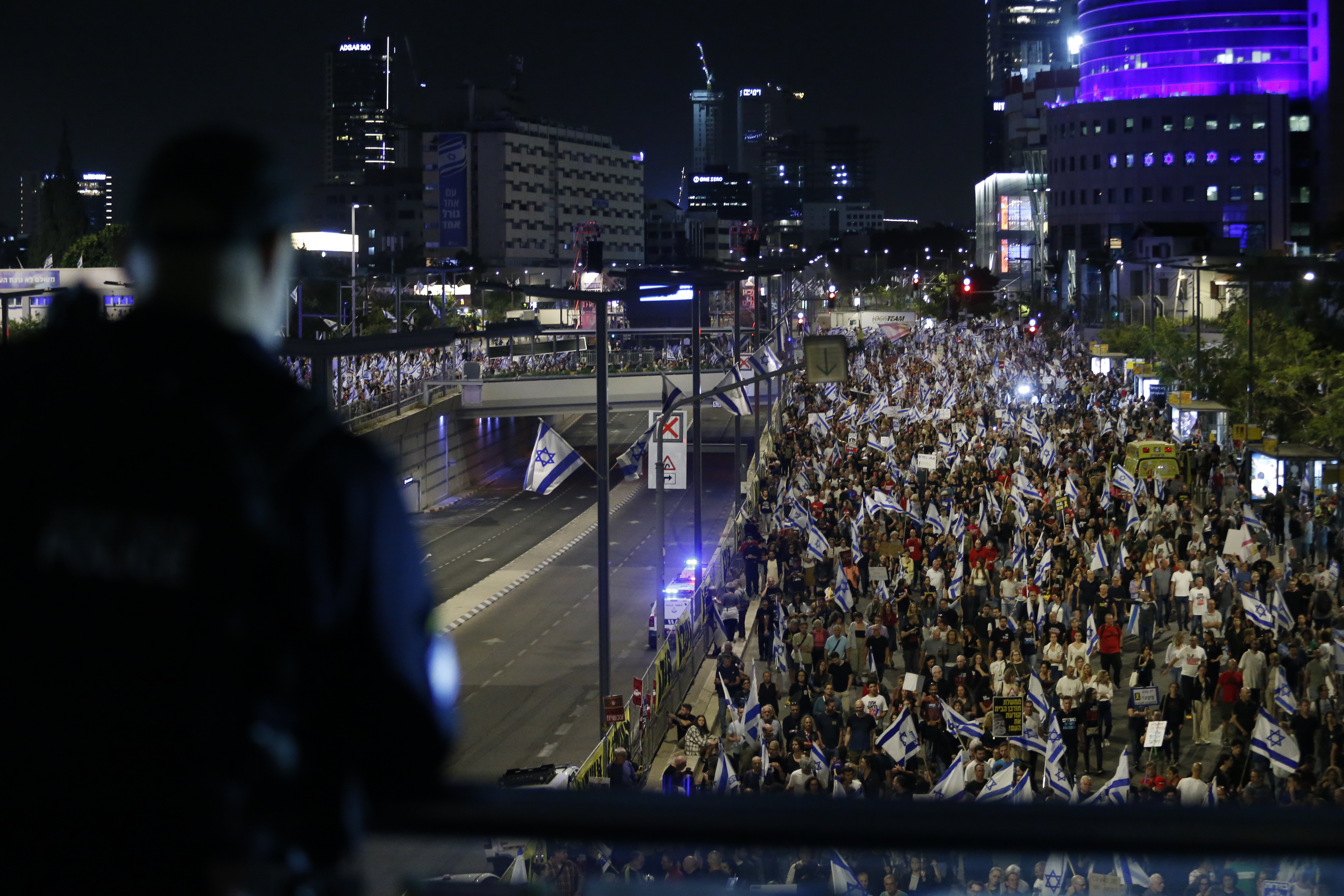 Israeli protesters demand cease-fire, Netanyahu's resignation