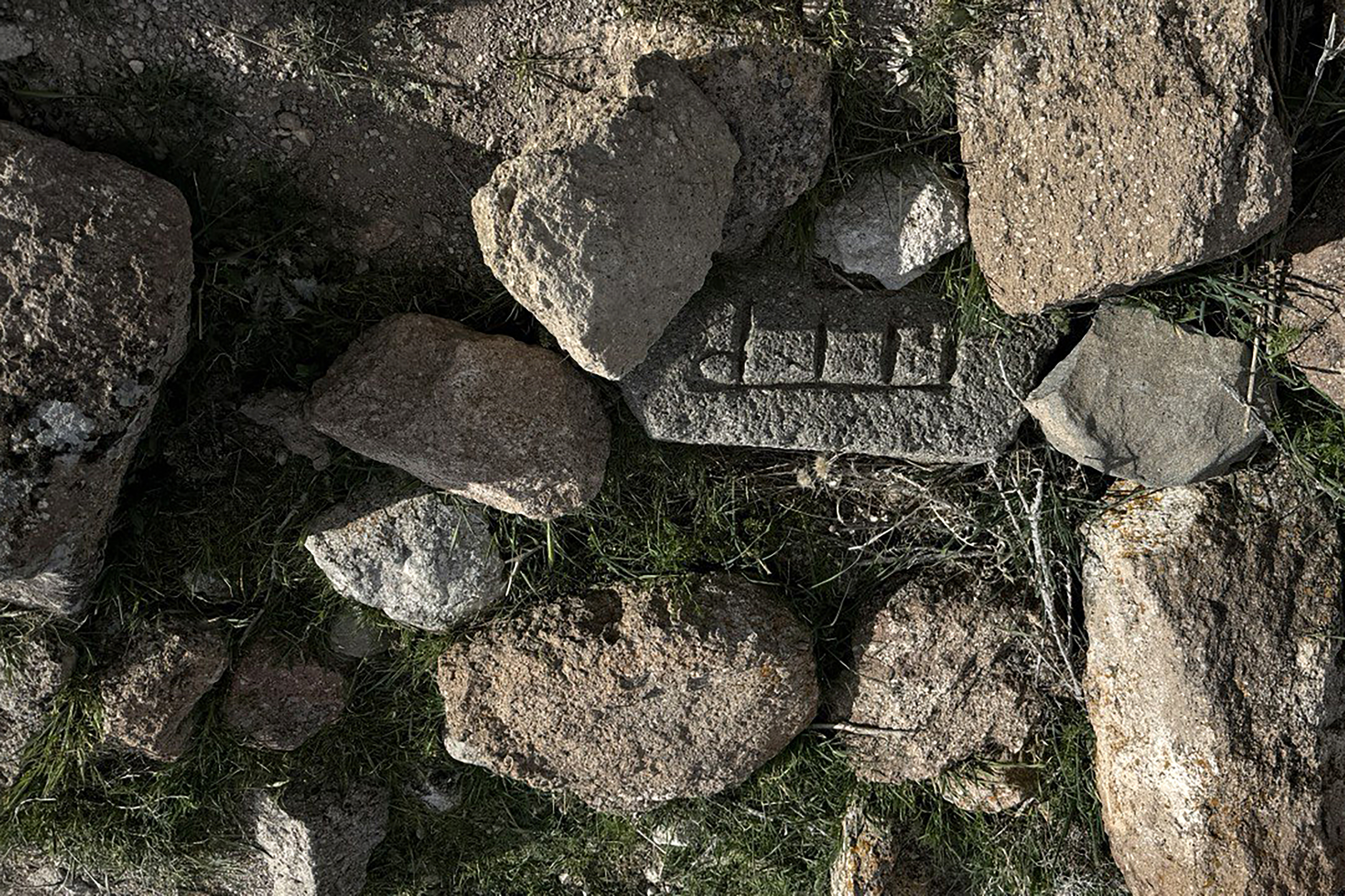 ‘Allah’ inscription found on 4 stones of demolished historic church in Türkiye