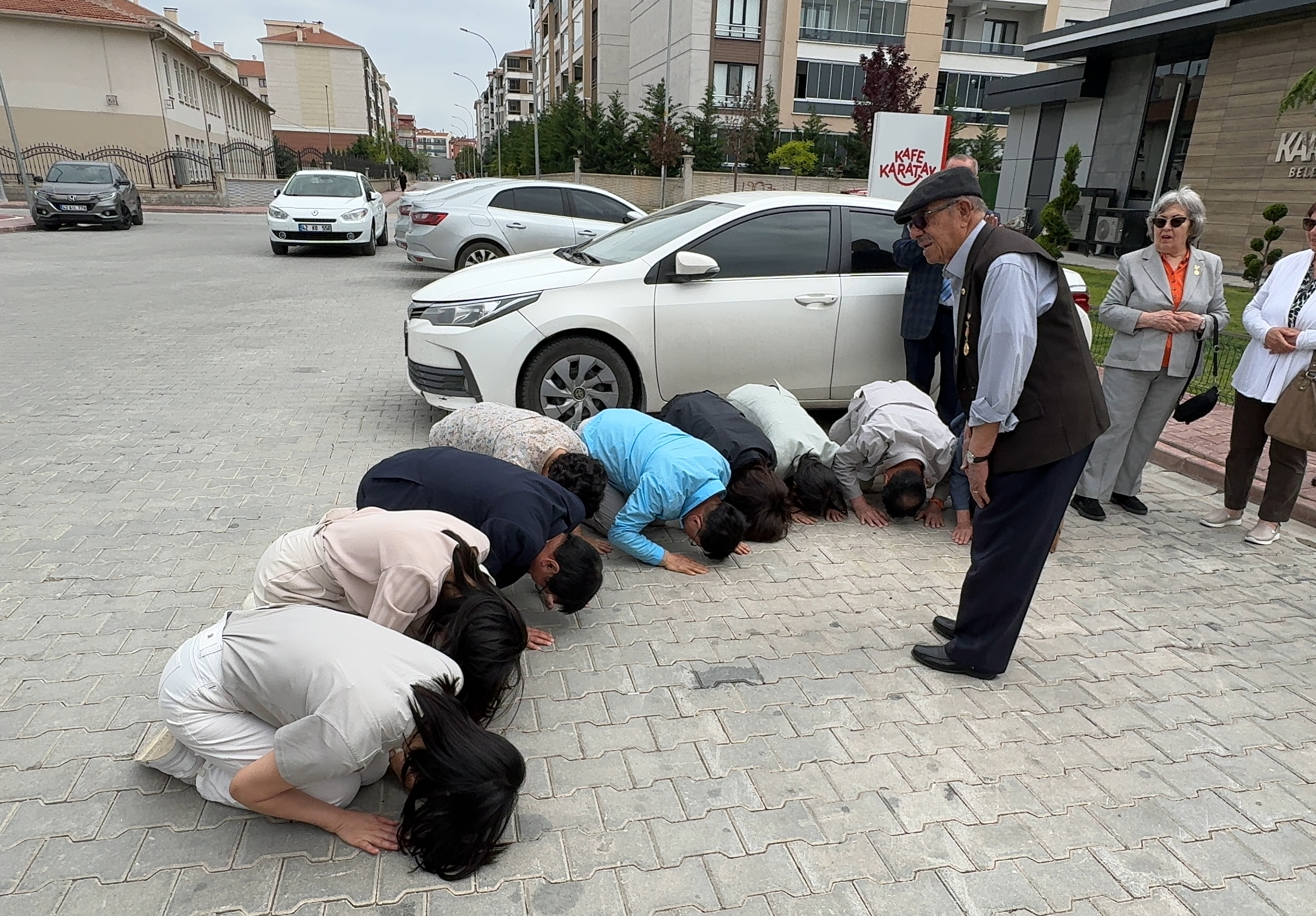 Korean delegation honors war veteran Ihsan Damdam in Konya