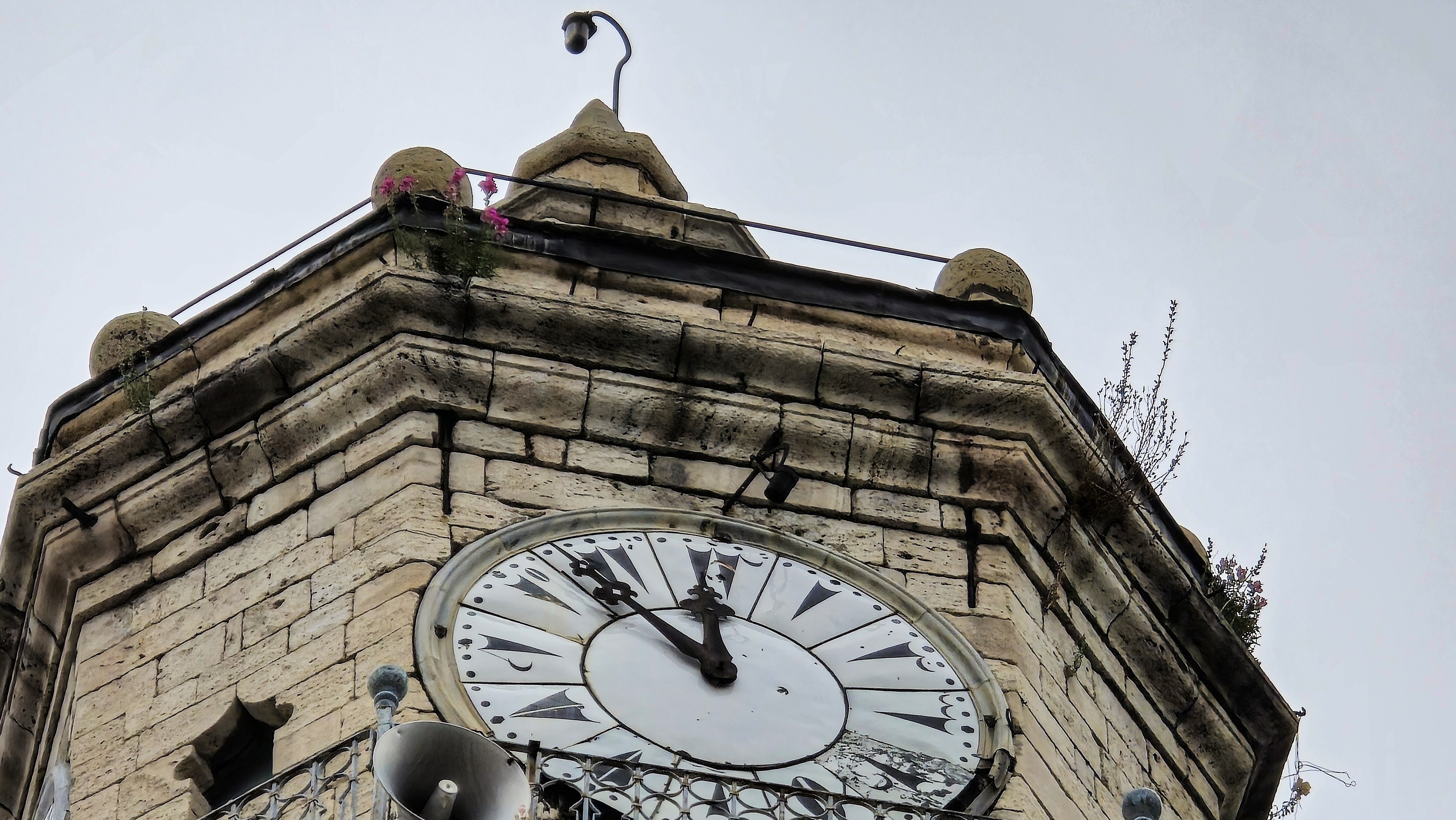 Secret of lamp atop Türkiye's historic clock tower revealed