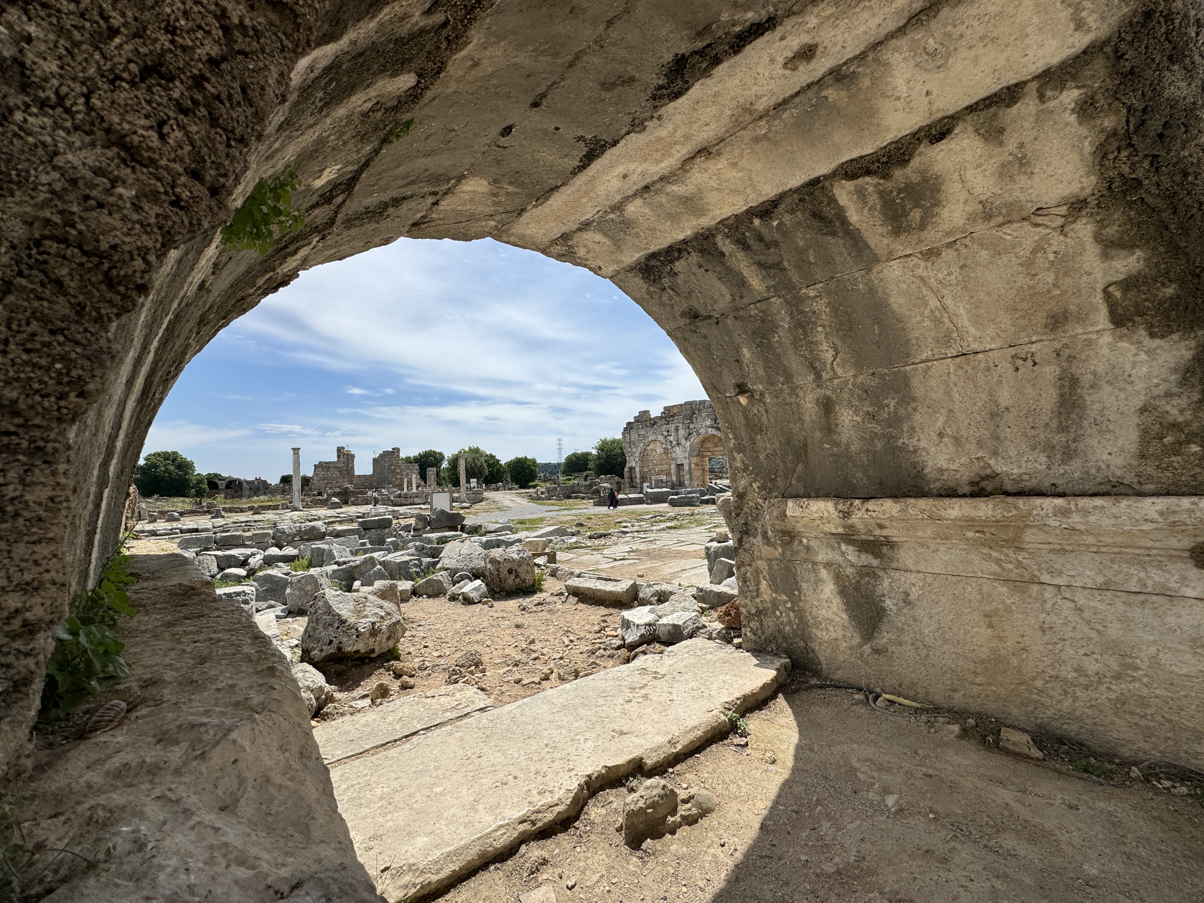 Perge excavations uncover Roman-era splendor in 5,000-seat stadium