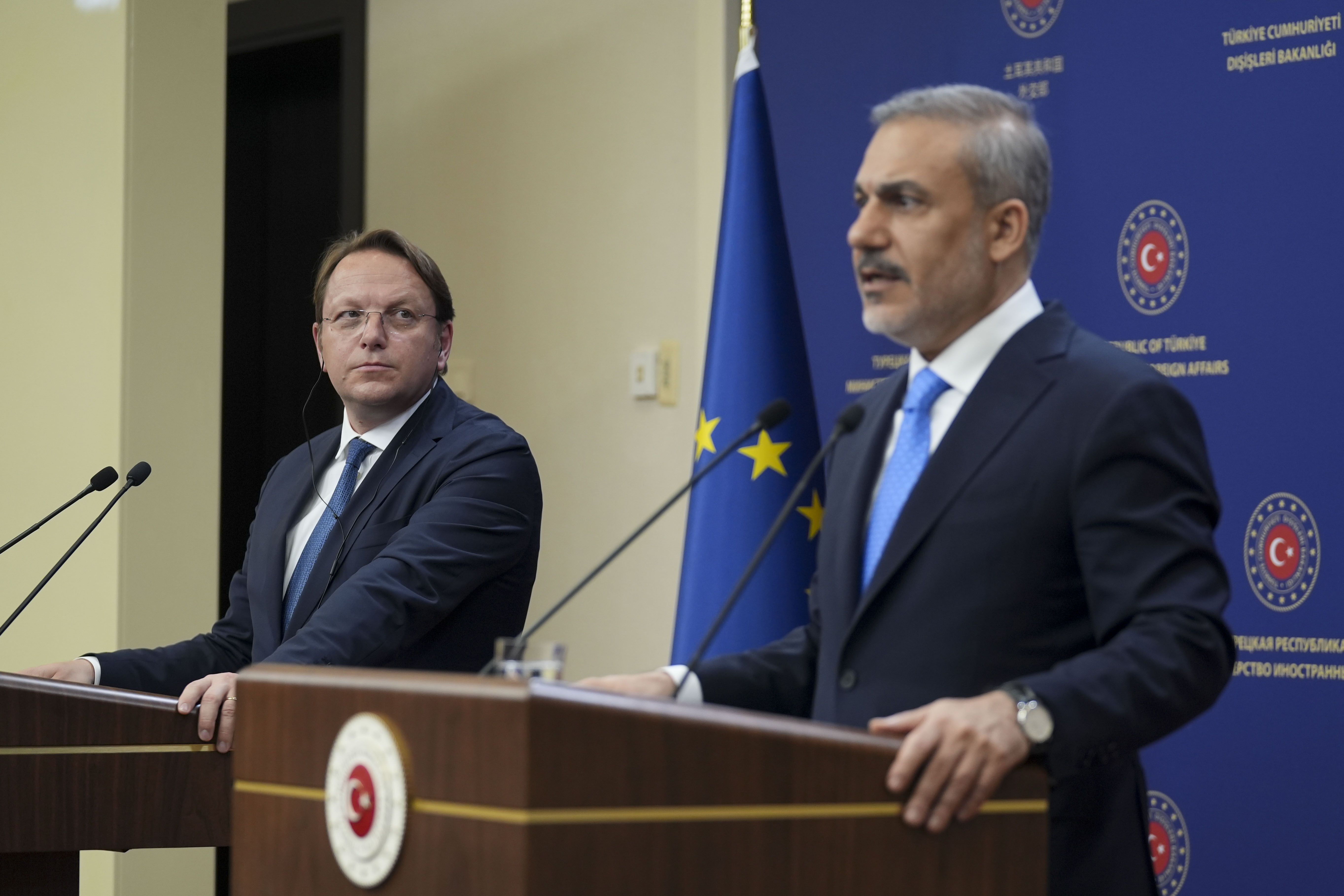 FM Fidan discusses migration, visa with EU Commissioner