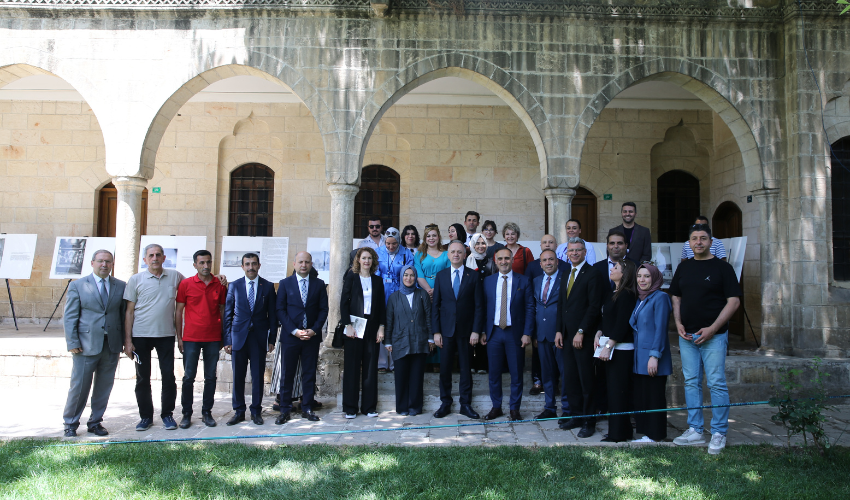 Türkiye's Cultural Event shows historical Al-Aqsa Mosque through centuries